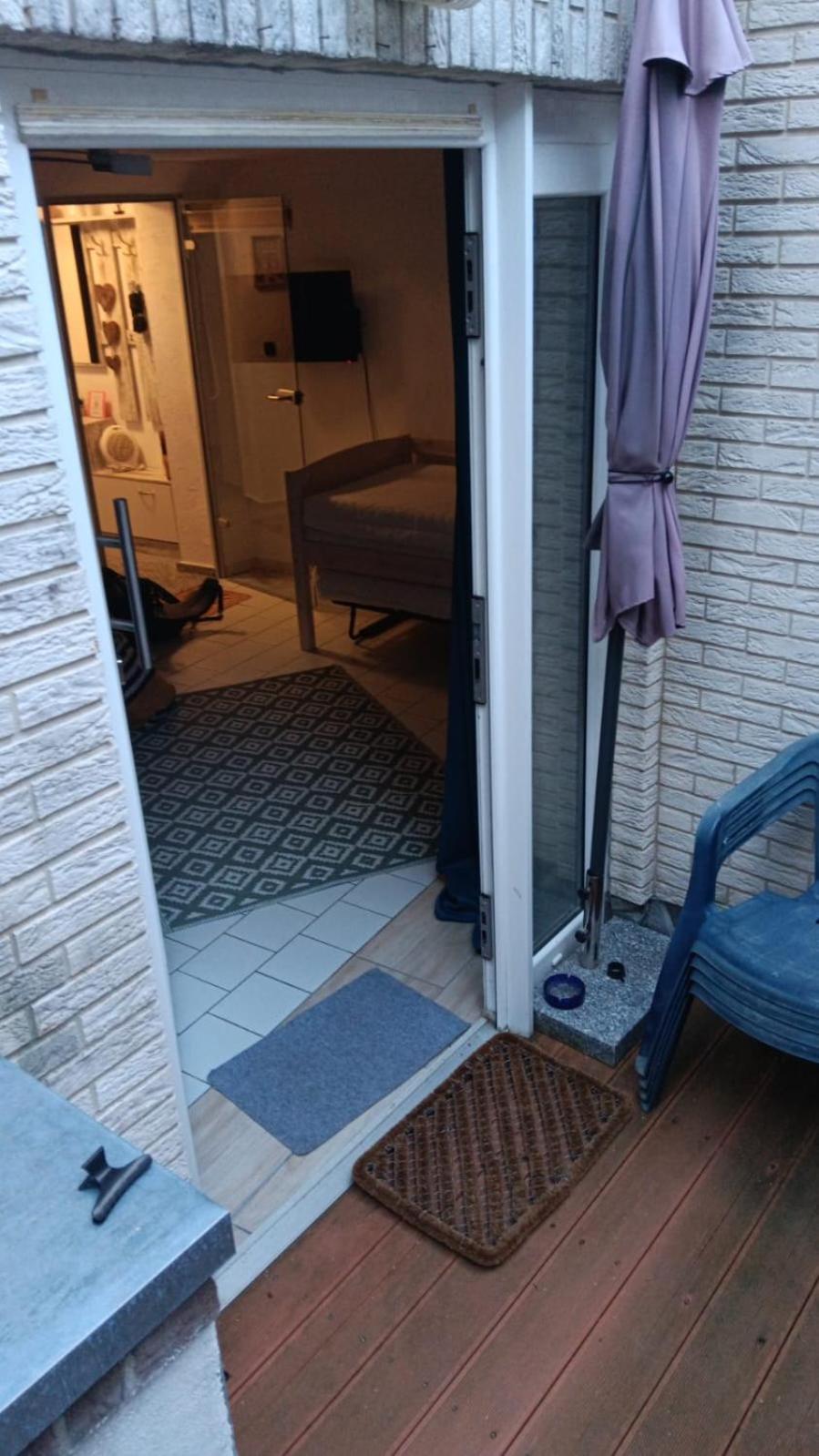 Private 1-2,5 -Zimmer-Wohnung Mit Terrasse ツュルピッヒ エクステリア 写真